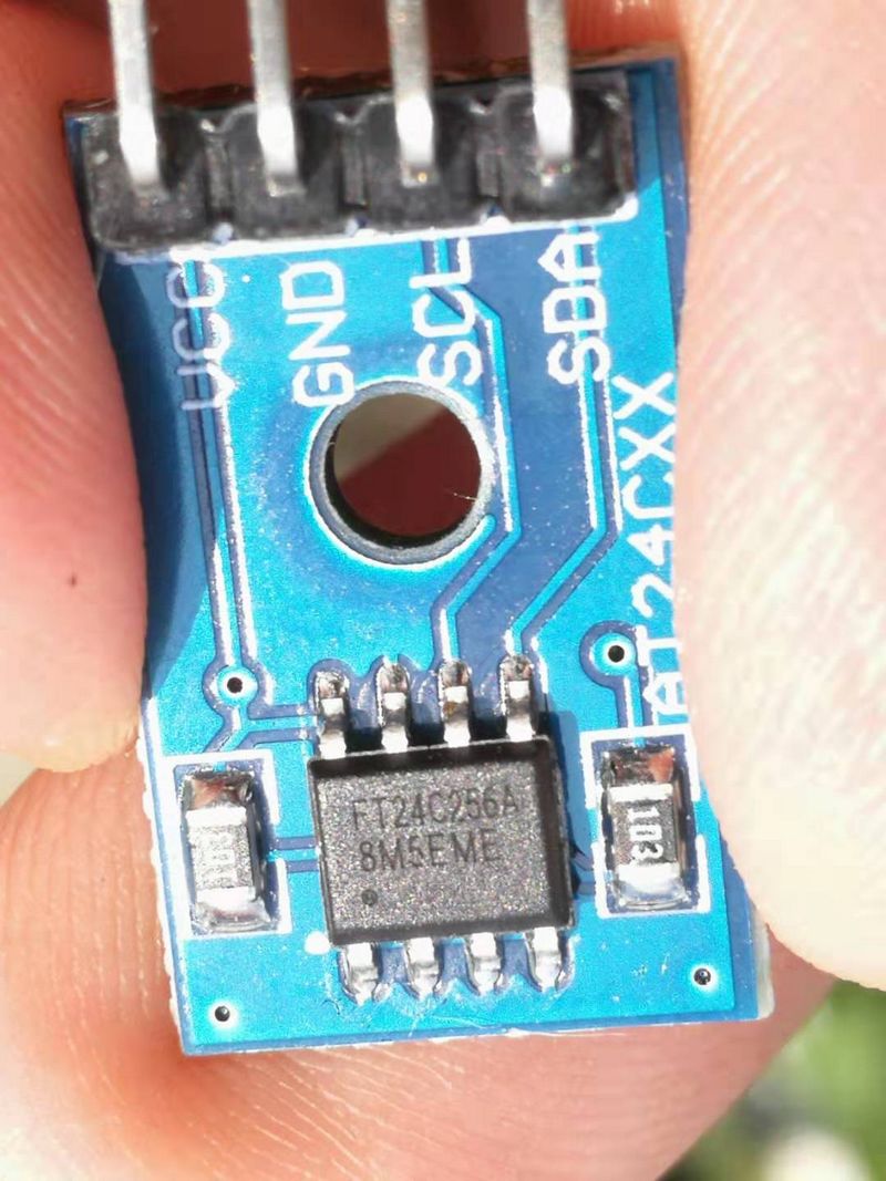  【雕爷学编程】Arduino动手做（68）---AT24C256存储模块